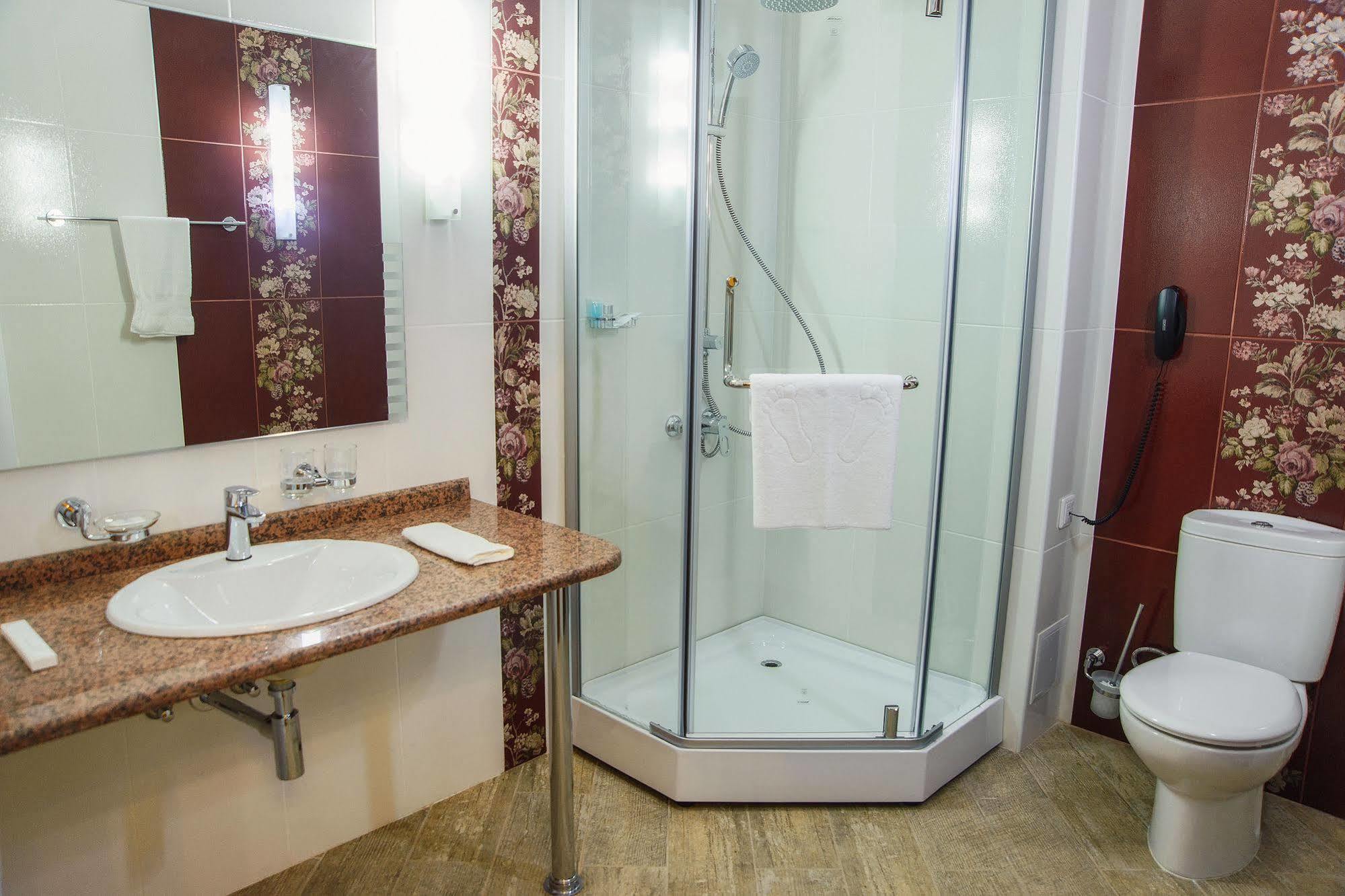 Promenade Park Hotel Shymkent Exterior foto