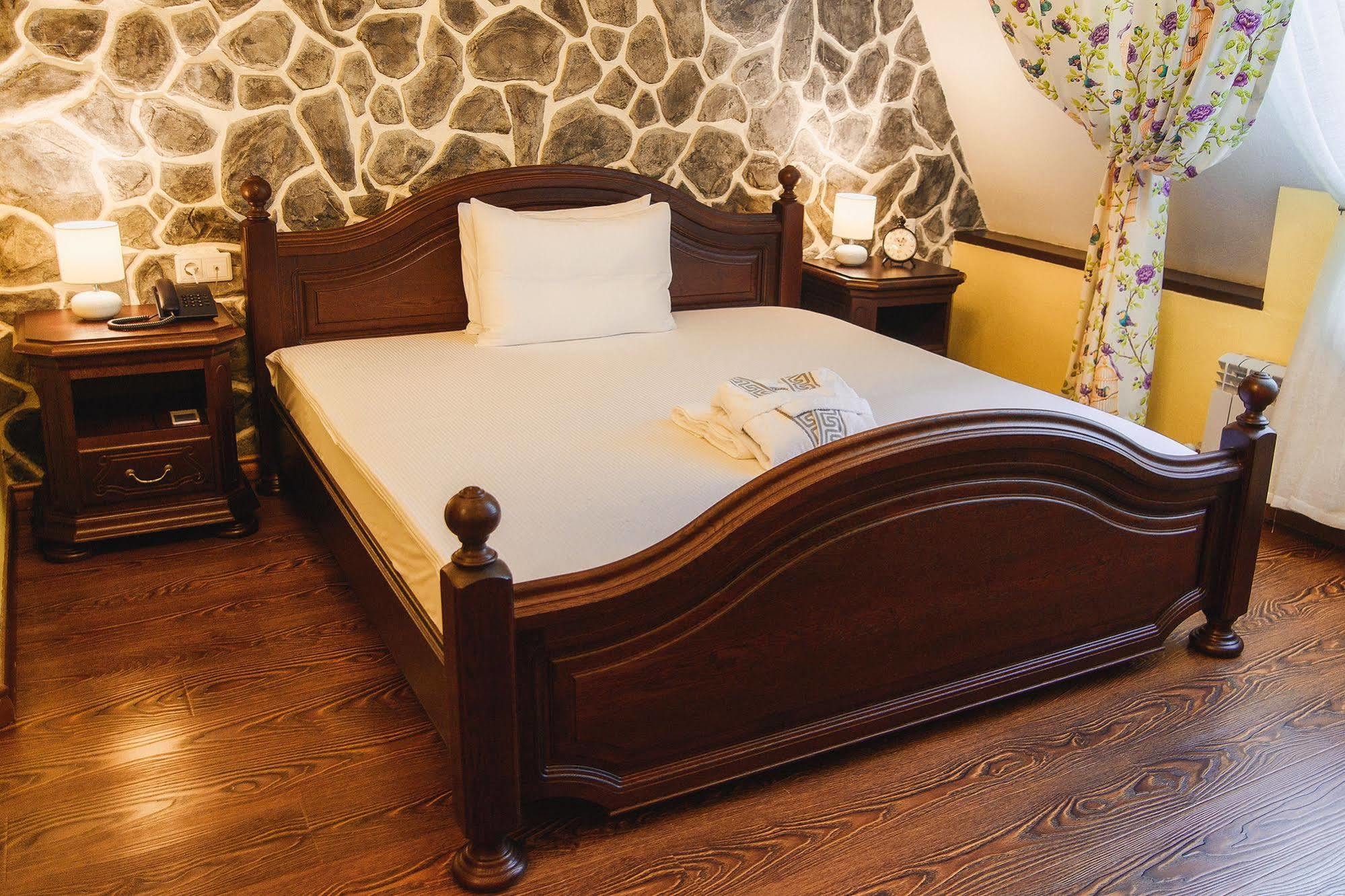 Promenade Park Hotel Shymkent Exterior foto